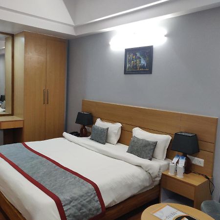 Hotel Sarvin ลัคเนา ภายนอก รูปภาพ