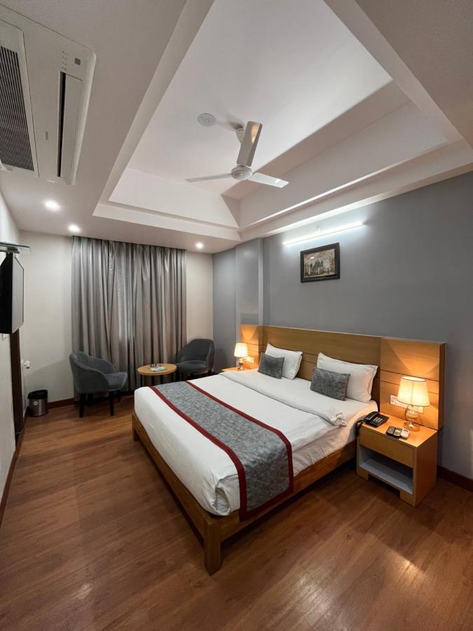 Hotel Sarvin ลัคเนา ภายนอก รูปภาพ
