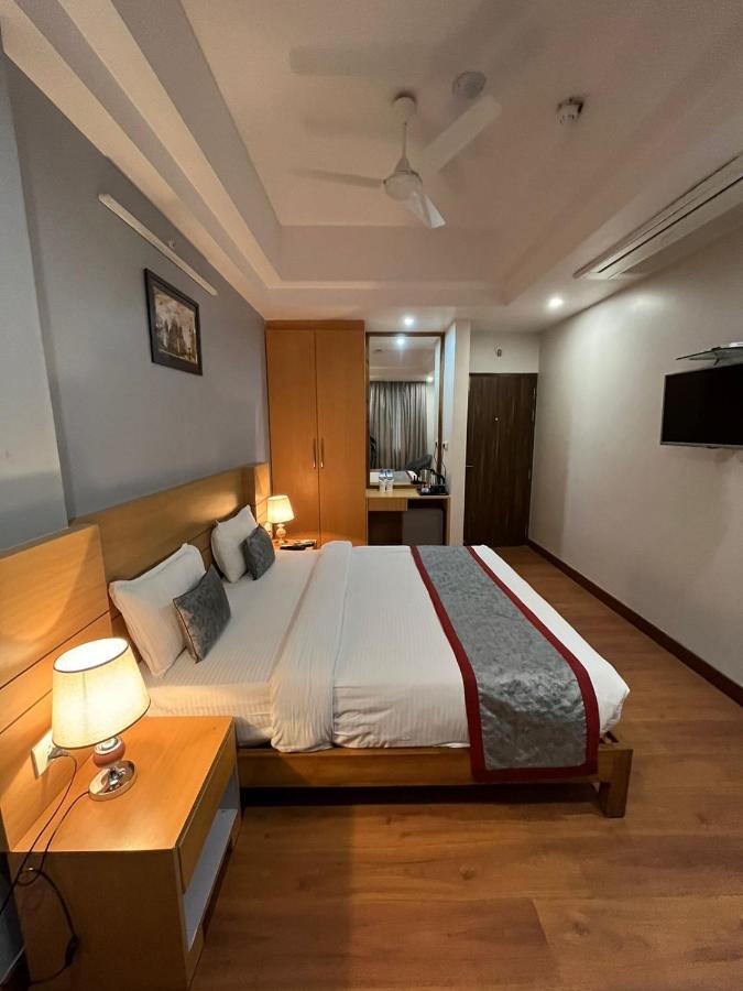 Hotel Sarvin ลัคเนา ภายนอก รูปภาพ
